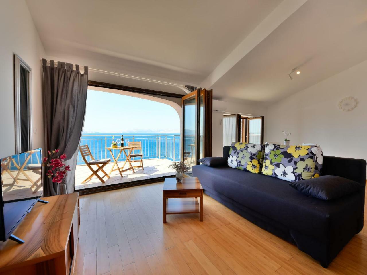 Val 2-1 By Interhome *