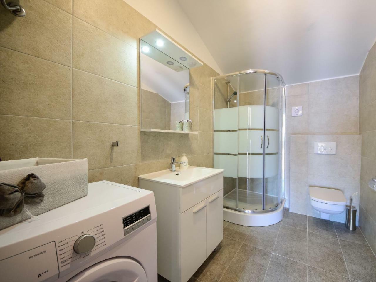 Val 2-1 By Interhome