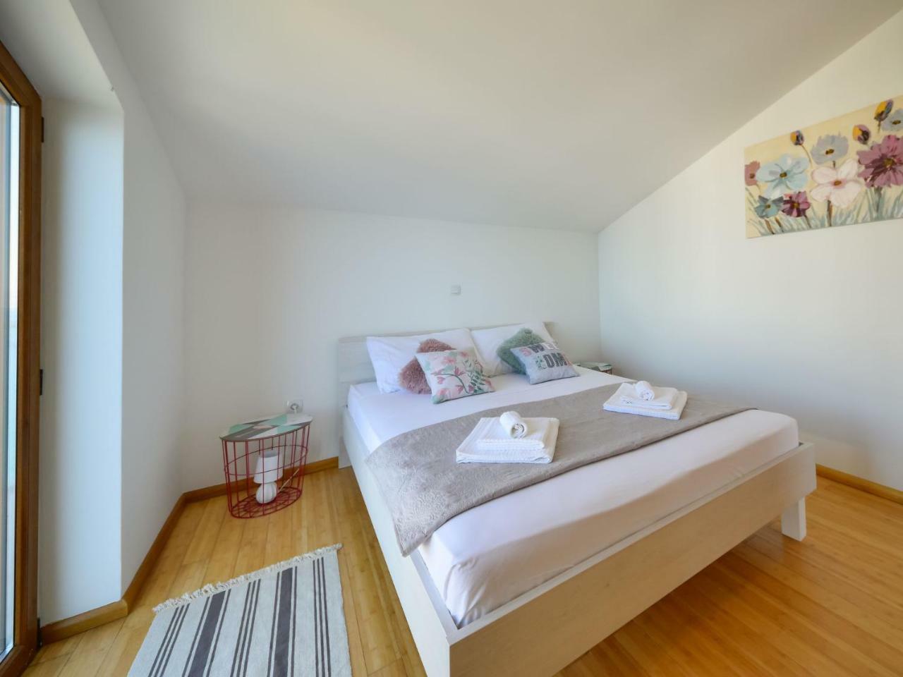 Val 2-1 By Interhome Apartment